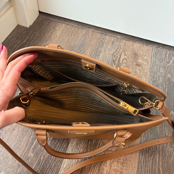 Prada Large Saffiano Tan Lux Promenade Bag - Top Handle Crossbody - Picture 3 of 16
